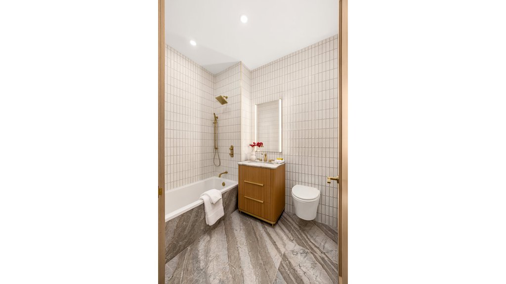 660 Lexington Avenue, Unit PHC photo 34