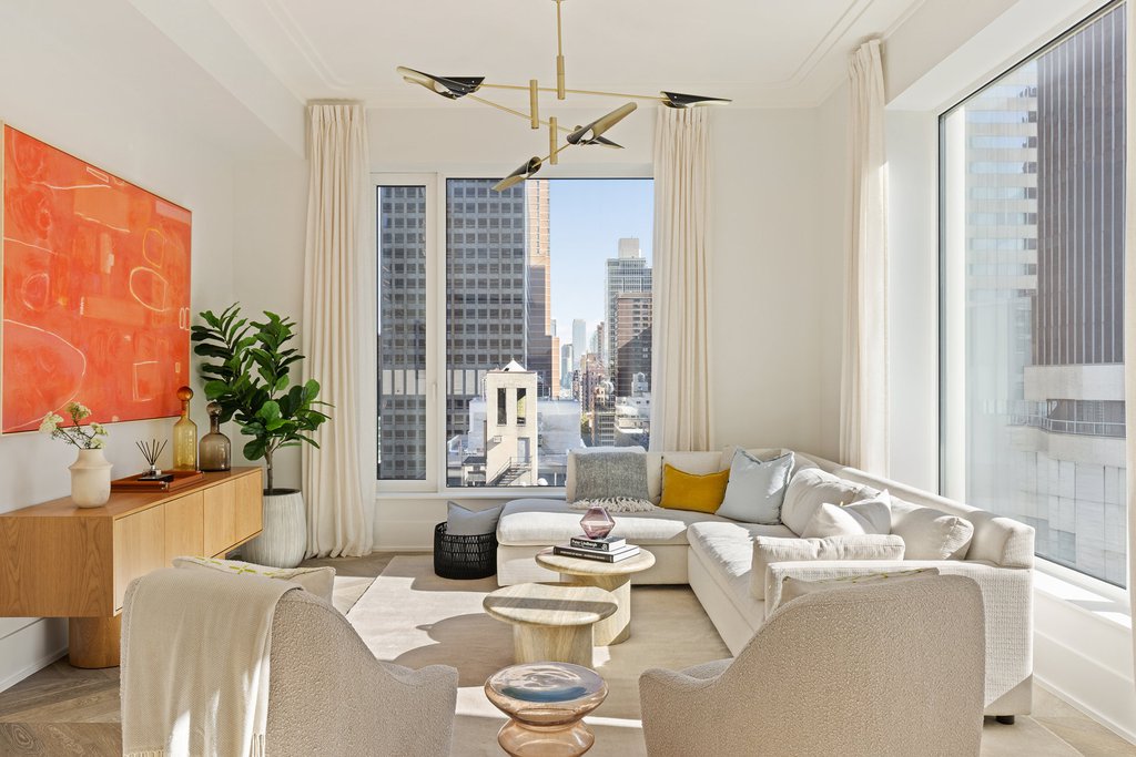 660 Lexington Avenue, Unit PHC