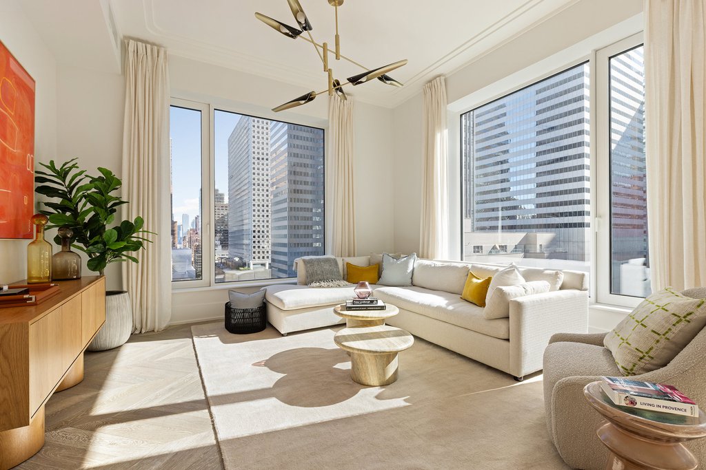 660 Lexington Avenue, Unit PHC photo 2
