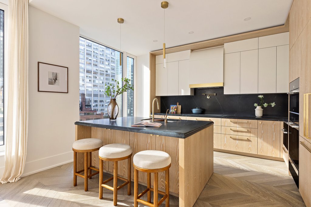 660 Lexington Avenue, Unit PHC photo 3