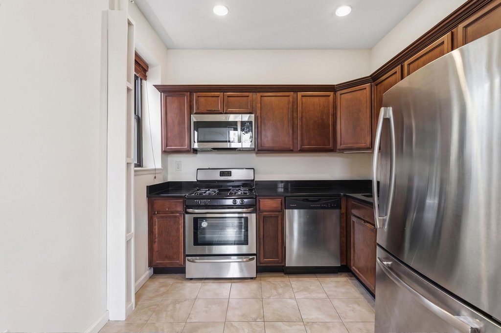 438 4th Street, Unit 4A photo 5