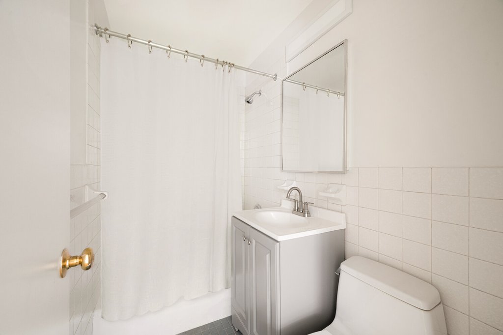 646 Ninth Avenue, Unit 2FN photo 4