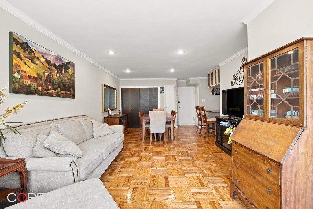 233 East 70th Street, Unit 16T photo 3