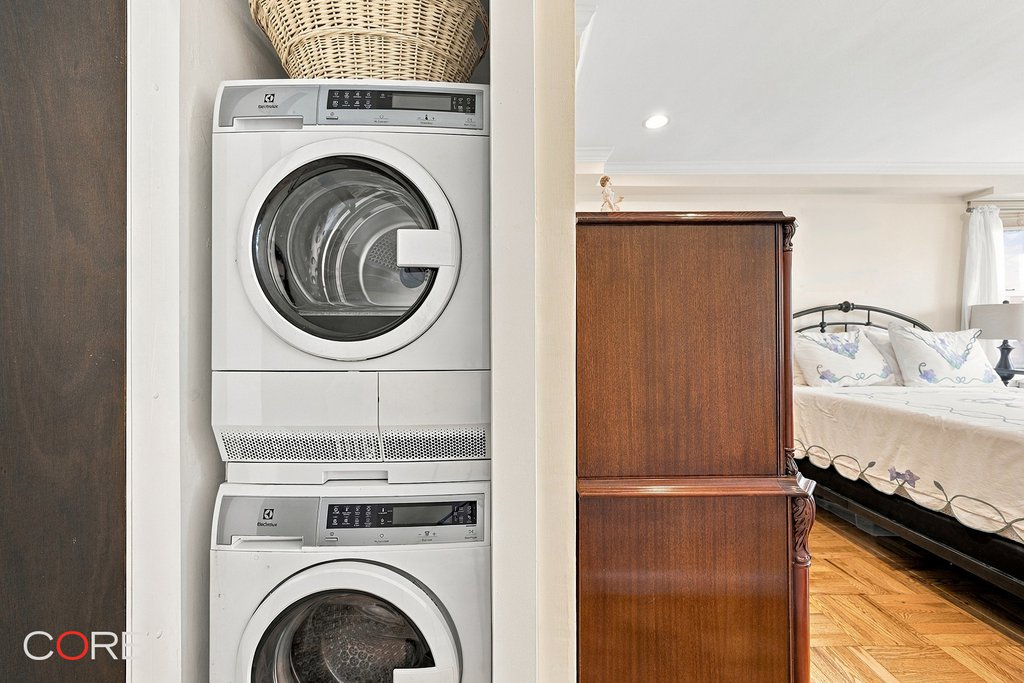 233 East 70th Street, Unit 16T photo 5