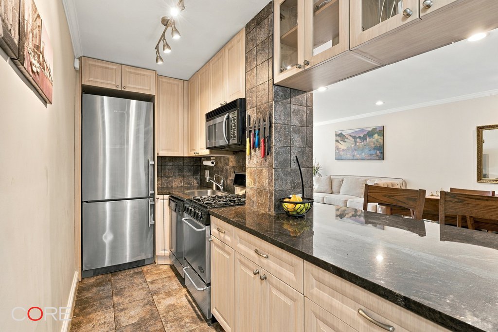 233 East 70th Street, Unit 16T photo 7