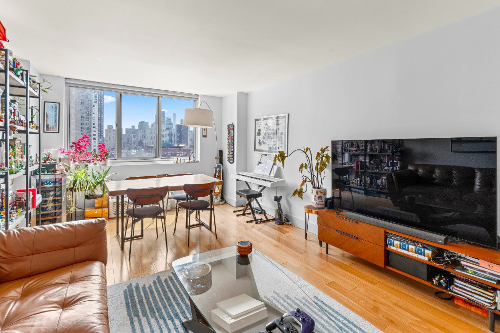 345 East 93rd Street, Unit 13G photo 3