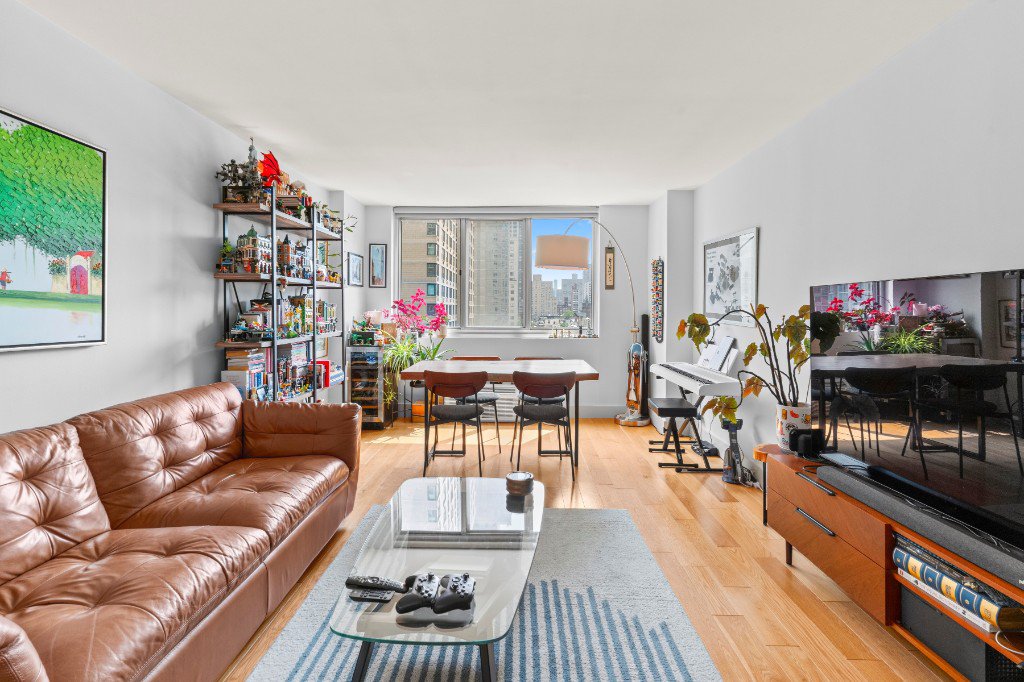 345 East 93rd Street, Unit 13G