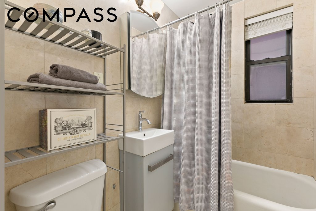 319 East 50th Street, Unit 3L photo 6