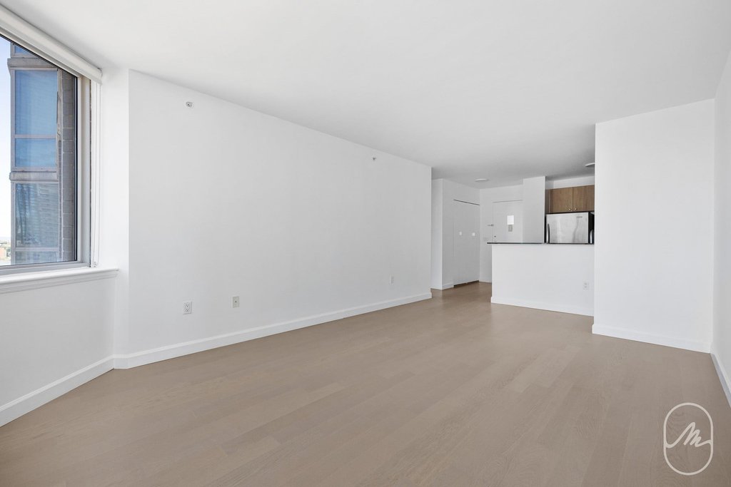 561 Tenth Avenue, Unit 32G photo 16