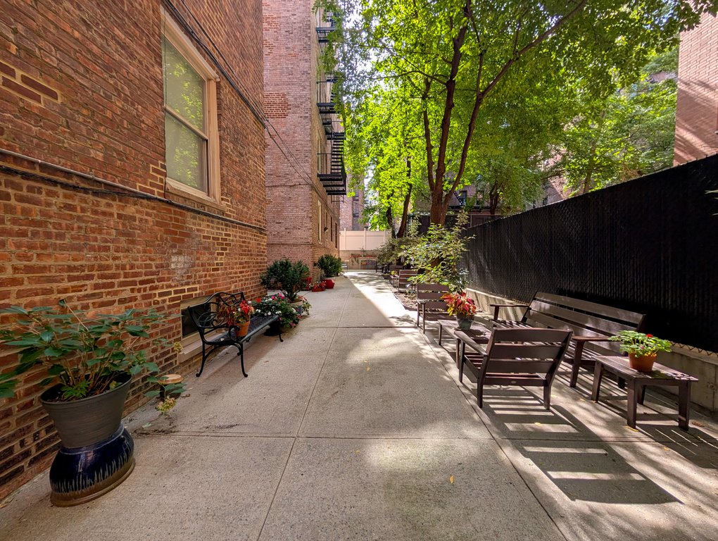 120 Bennett Avenue, Unit 5N photo 8