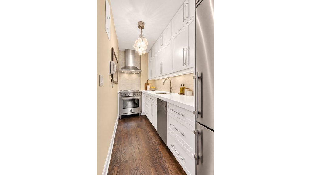 165 East 72nd Street, Unit 2M photo 4