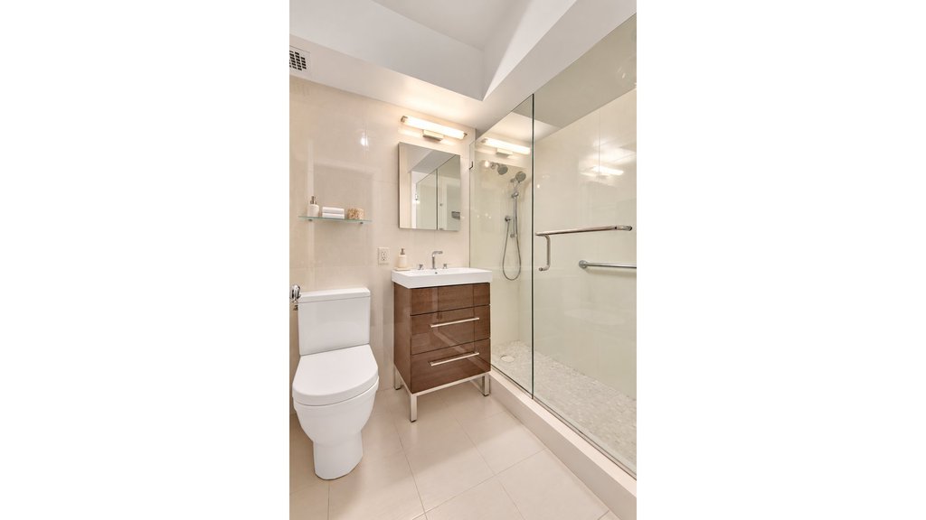 165 East 72nd Street, Unit 2M photo 7