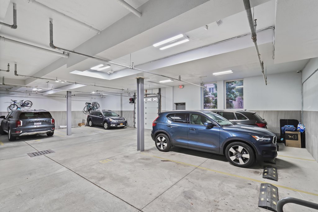 695 Sixth Avenue, Unit 1D photo 28