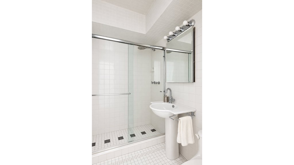 200 East 78th Street, Unit 9A photo 8
