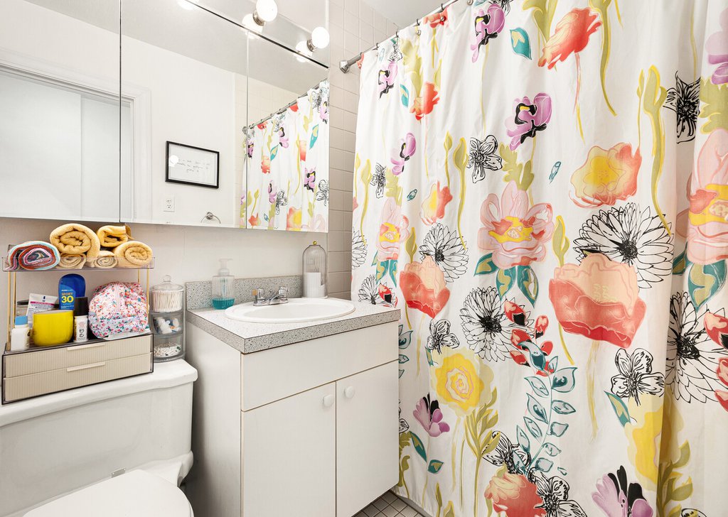 370 East 76th Street, Unit C404 photo 8