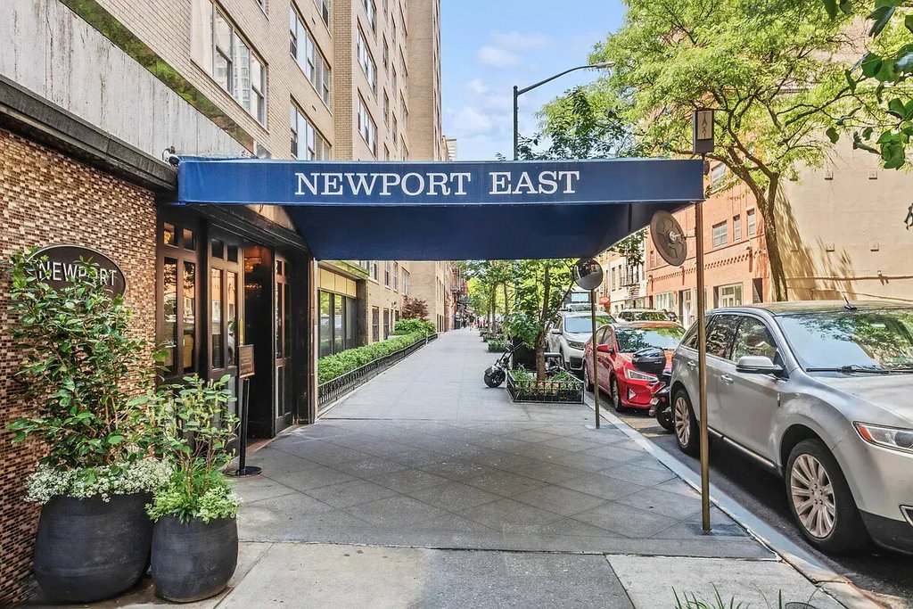 370 East 76th Street, Unit C404 photo 11