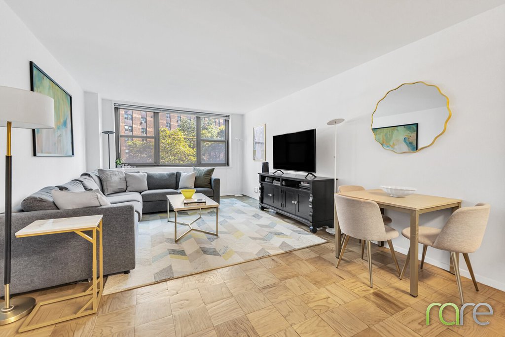 340 East 93rd Street, Unit 4D photo 2