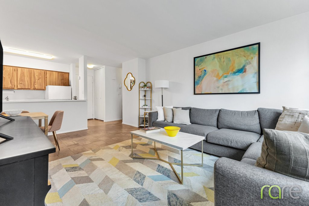 340 East 93rd Street, Unit 4D photo 3