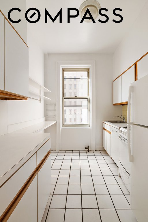 57 West 58th Street, Unit 8C photo 5