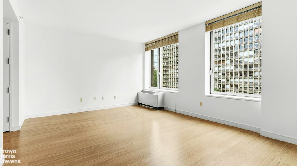 303 East 33rd Street, Unit 6K photo 4
