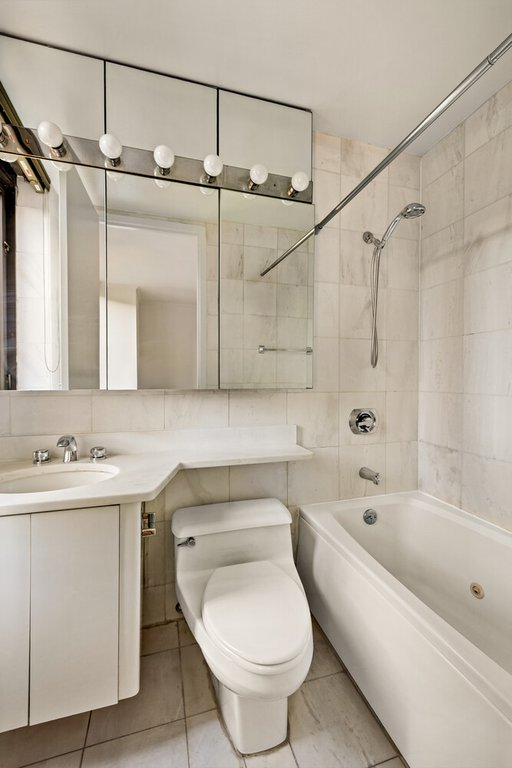 161 West 61st Street, Unit 15E photo 3