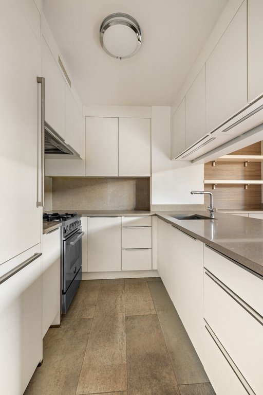 161 West 61st Street, Unit 15E photo 5