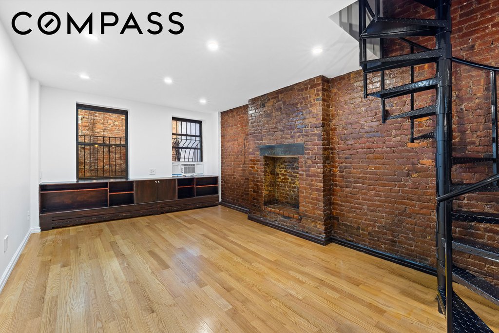 118 Suffolk Street, Unit 2D photo 2
