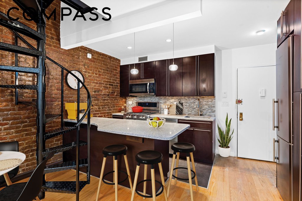 118 Suffolk Street, Unit 2D photo 3