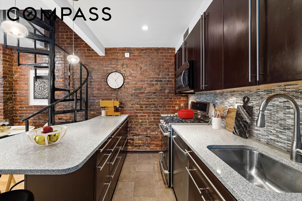 118 Suffolk Street, Unit 2D photo 5