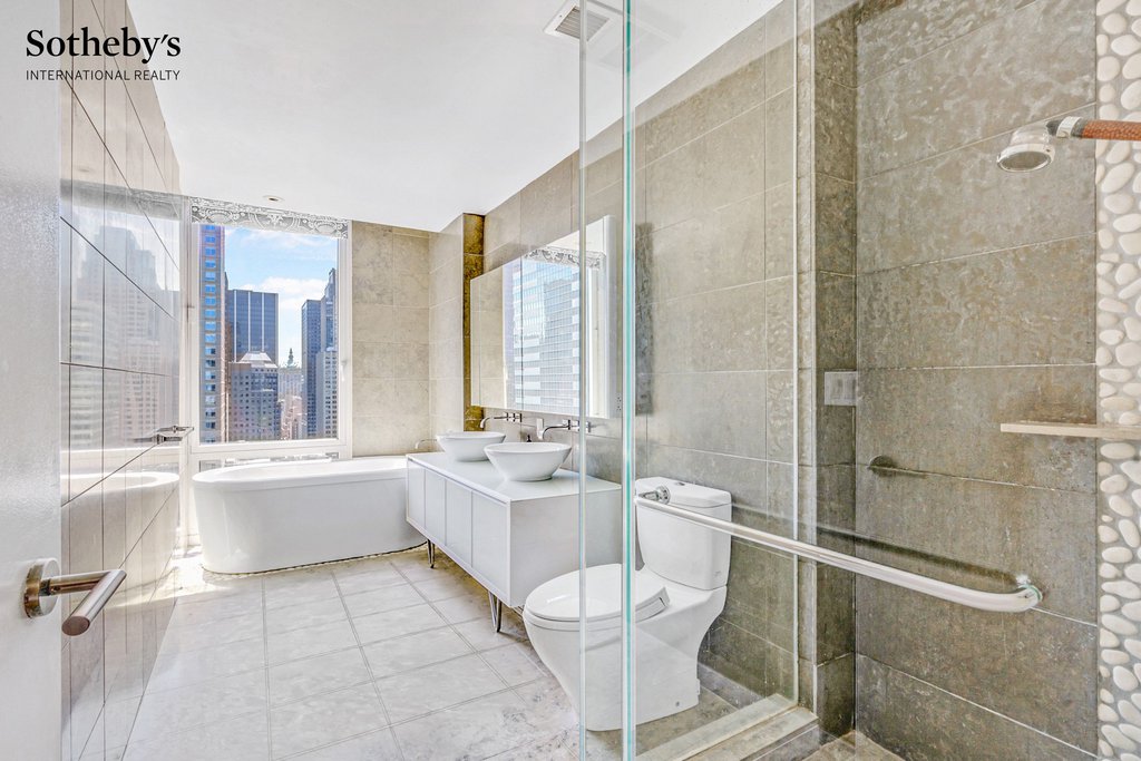 247 West 46th Street, Unit 3205 photo 6