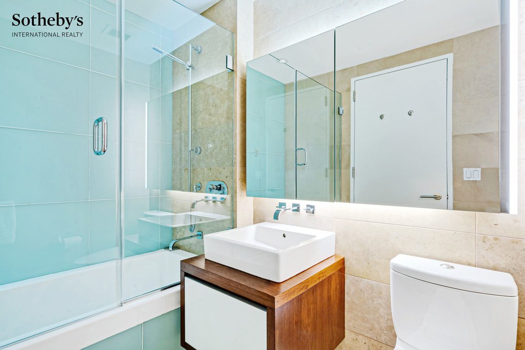 247 West 46th Street, Unit 3205 photo 7