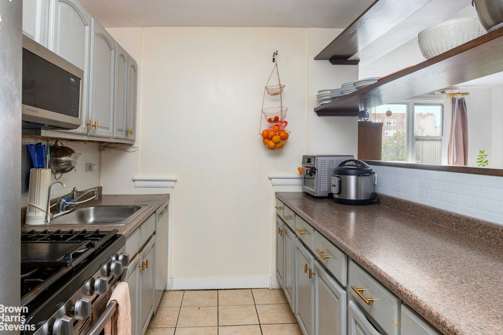 609 Kappock Street, Unit 8D photo 3