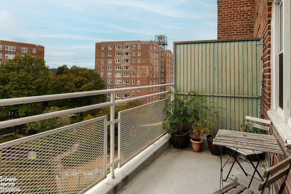 609 Kappock Street, Unit 8D photo 7