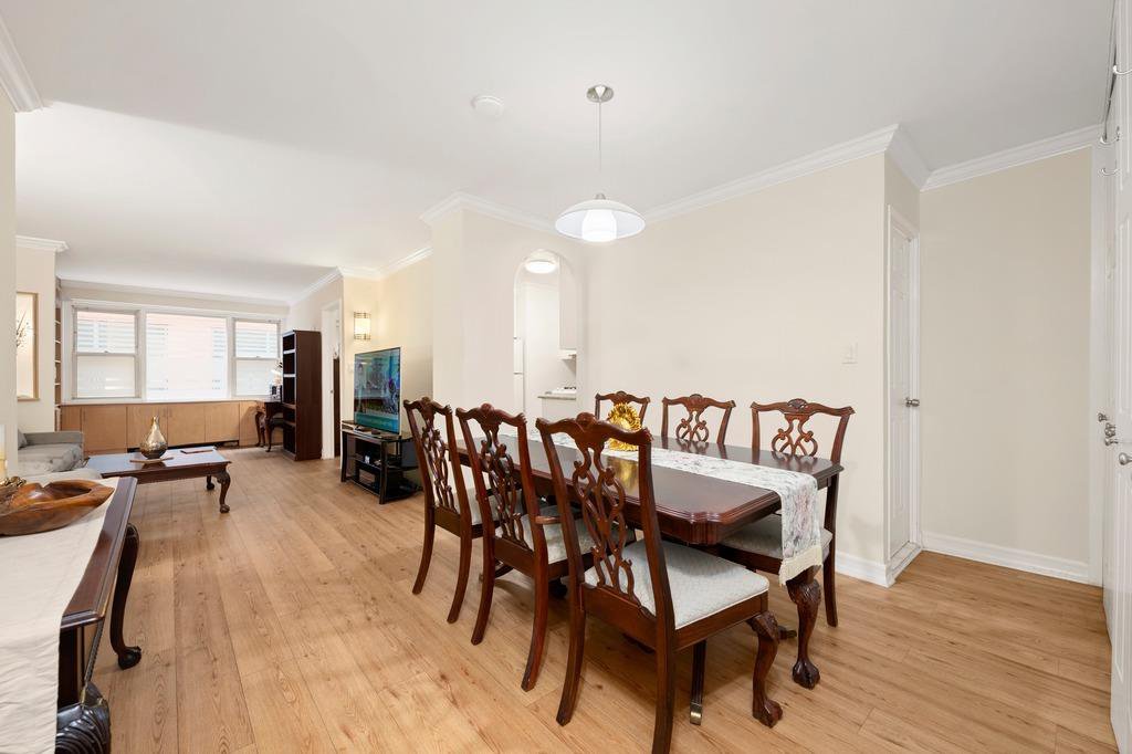 400 East 77th Street, Unit 2G photo 2
