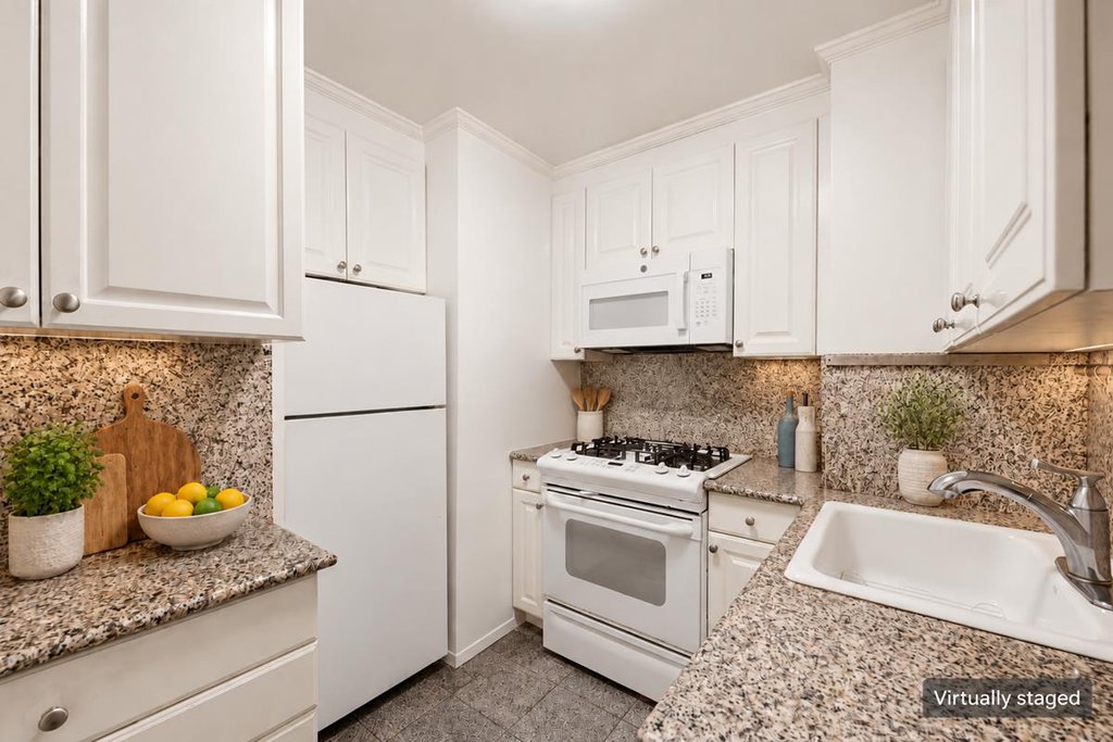 400 East 77th Street, Unit 2G photo 5