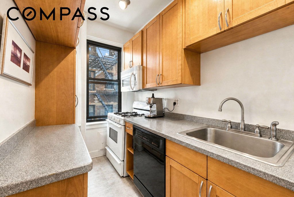 320 Riverside Drive, Unit 3H photo 6