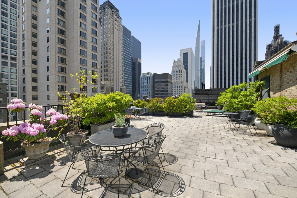 480 Park Avenue, Unit 15J photo 9
