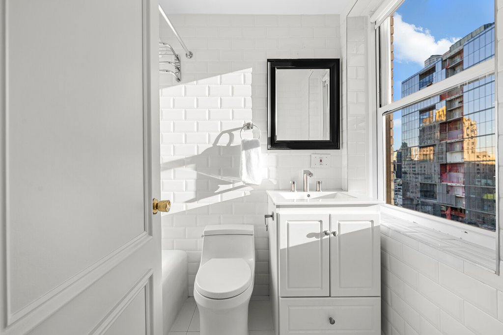 160 Central Park South, Unit 2811 photo 9