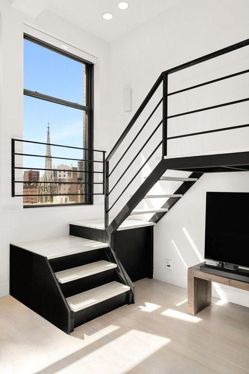 115 Fourth Avenue, Unit PH8D photo 4