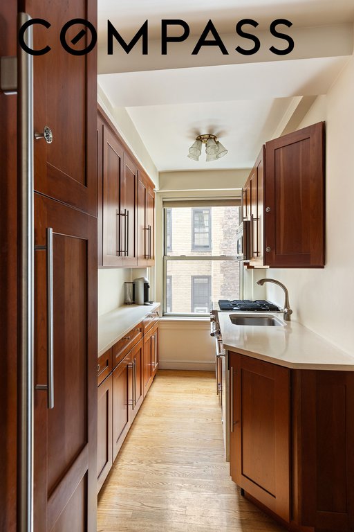 60 Gramercy Park North, Unit 9K photo 2