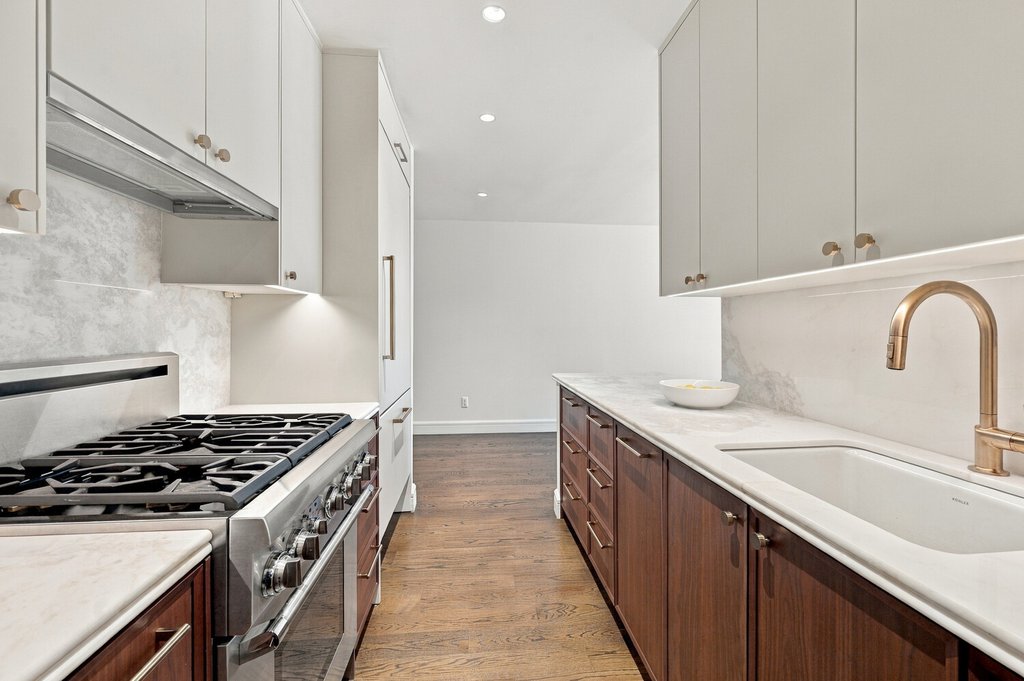 250 West 15th Street, Unit 6G photo 8