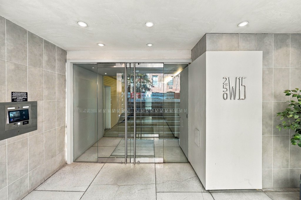250 West 15th Street, Unit 6G photo 17