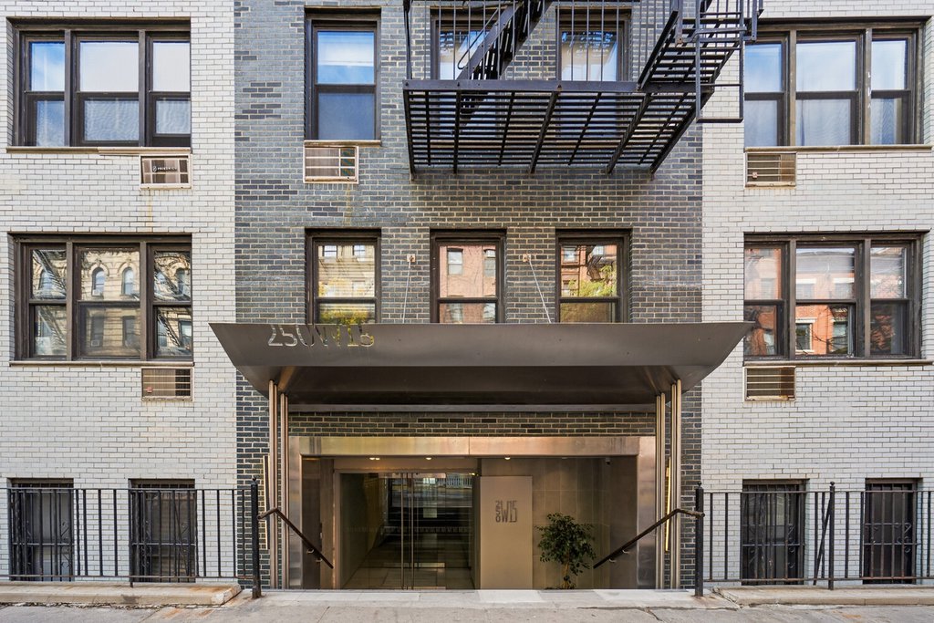250 West 15th Street, Unit 6G photo 18