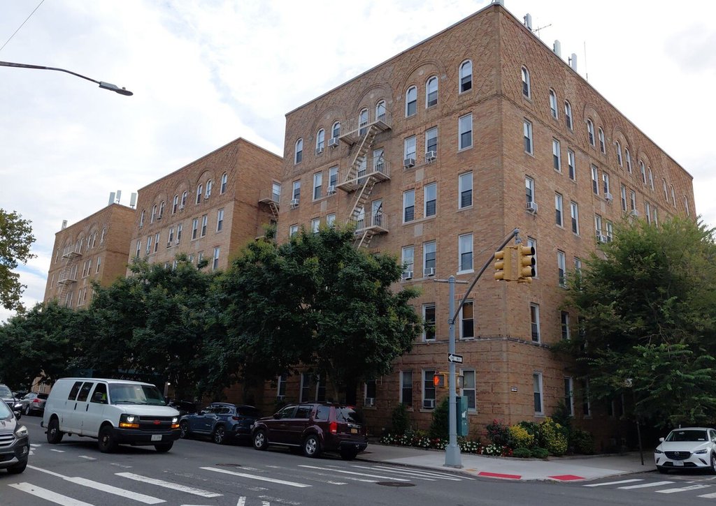 6735 Ridge Boulevard, Unit 5F photo 2