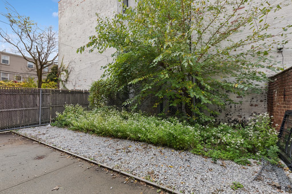 124 Thomas S. Boyland Street – For Sale photo 16