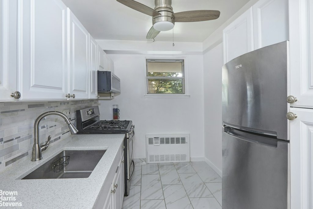 5700 Arlington Avenue, Unit 1D photo 2