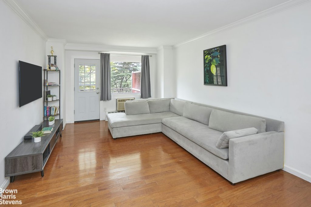 5700 Arlington Avenue, Unit 1D photo 3