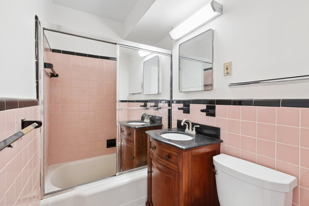 900 West 190th Street, Unit 8H photo 4