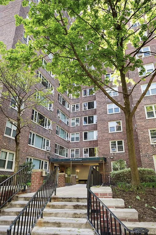 900 West 190th Street, Unit 8H photo 10