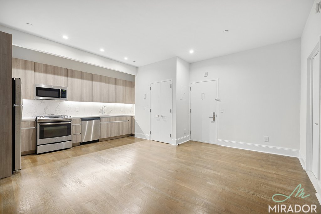 15 Park Row, Unit 14G photo 5